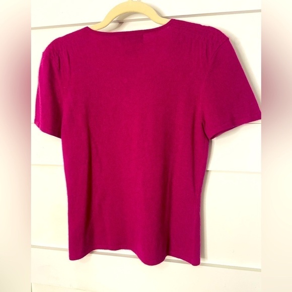 Bloomingdale’s 100% Cashmere Magenta Sweater Size Medium - Picture 2 of 5